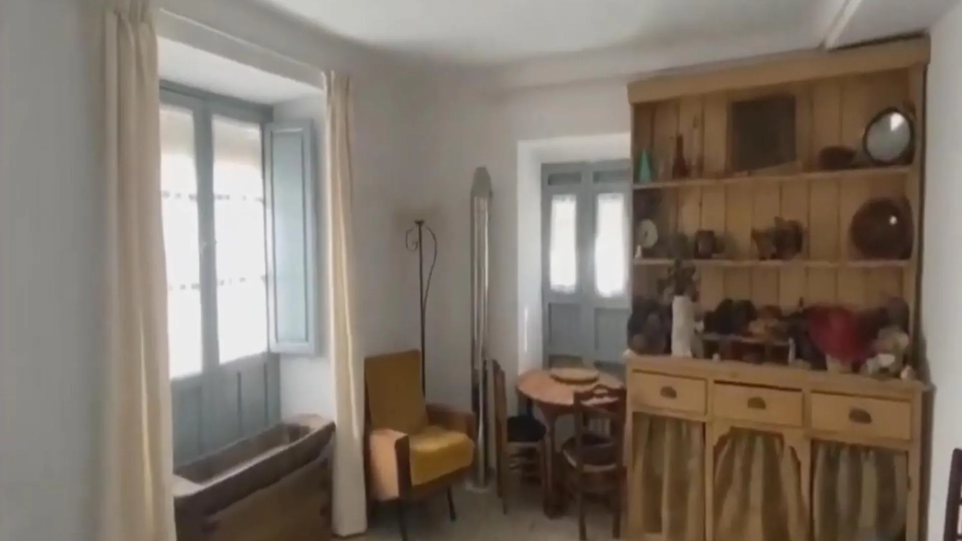 Royal Crest Apartments Deluxe Frailes