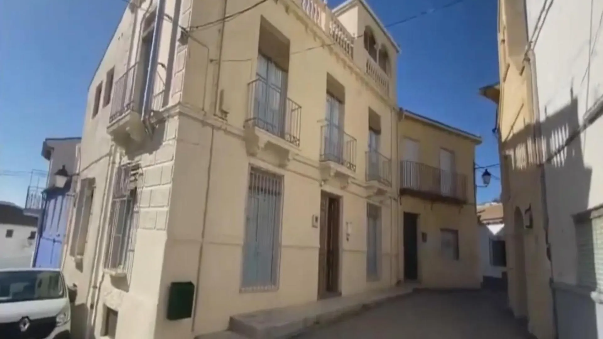 Royal Crest Apartments Deluxe Frailes